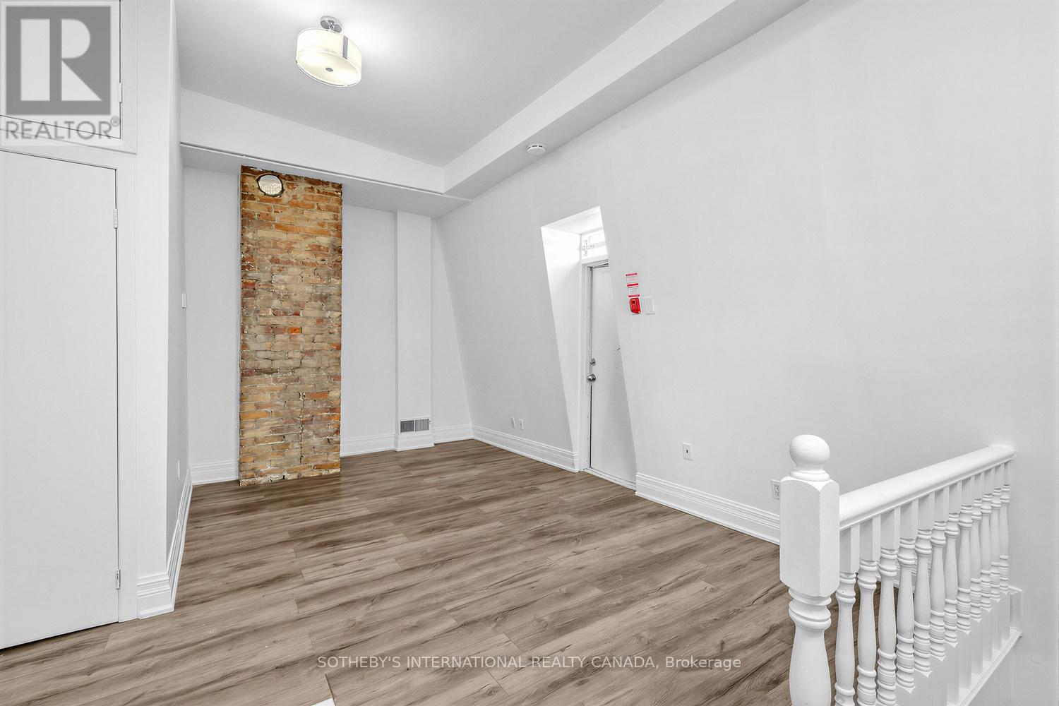 3 - 212 Carlton Street, Toronto, Ontario  M5A 2L1 - Photo 8 - C12816774