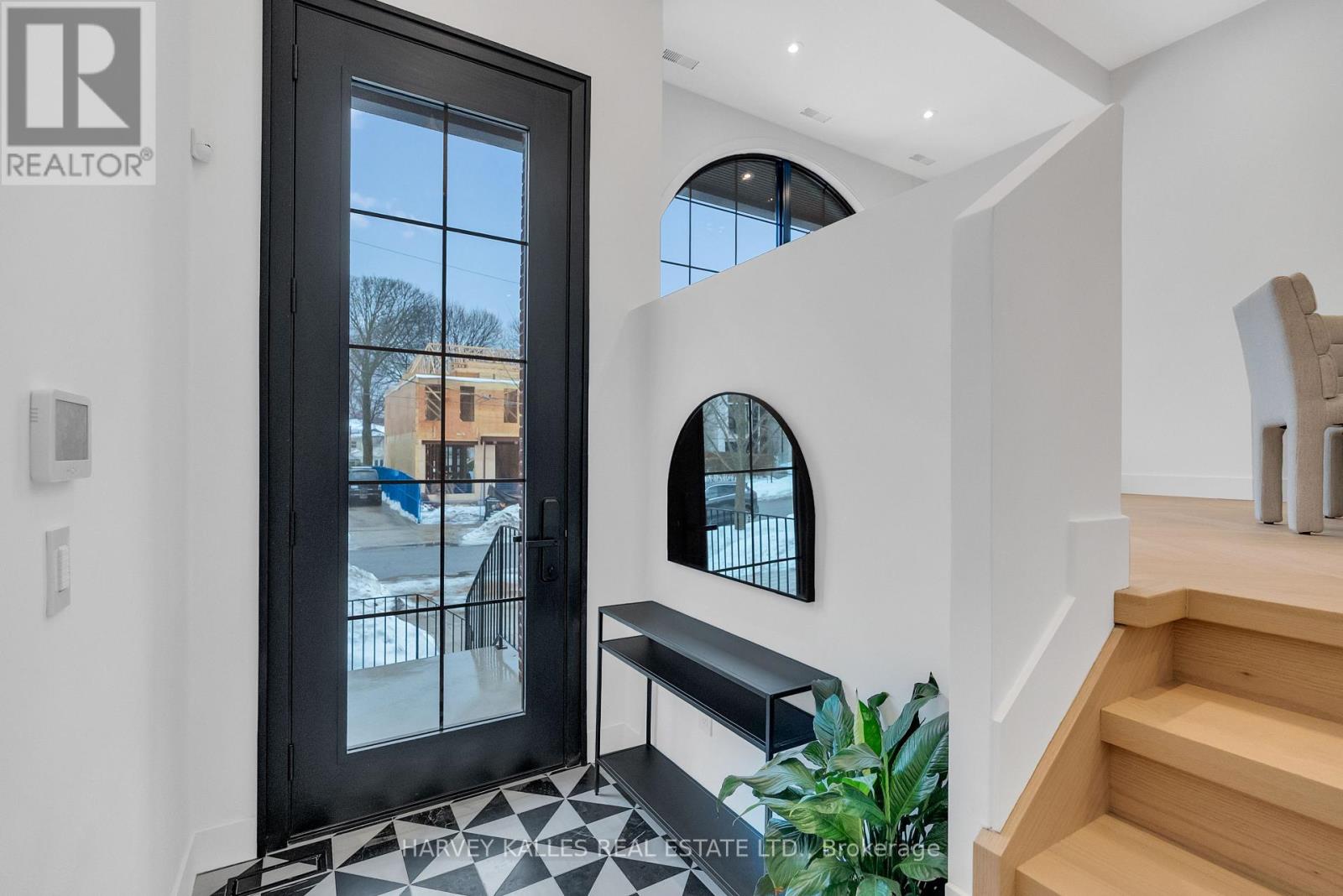 101 Briar Hill Avenue, Toronto, Ontario  M4R 1H8 - Photo 3 - C12816830