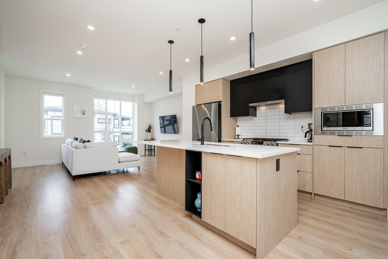 2 7670 207 Street, Langley, British Columbia V2Y 3N7 - Photo 9 - R3092319