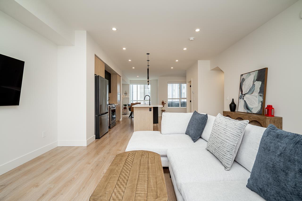 2 7670 207 Street, Langley, British Columbia V2Y 3N7 - Photo 5 - R3092319