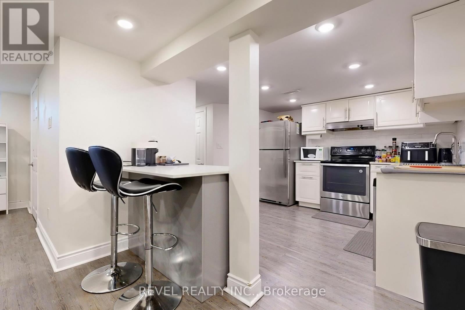 213 Rosedale Drive, Whitby, Ontario  L1N 1Z2 - Photo 8 - E12816744