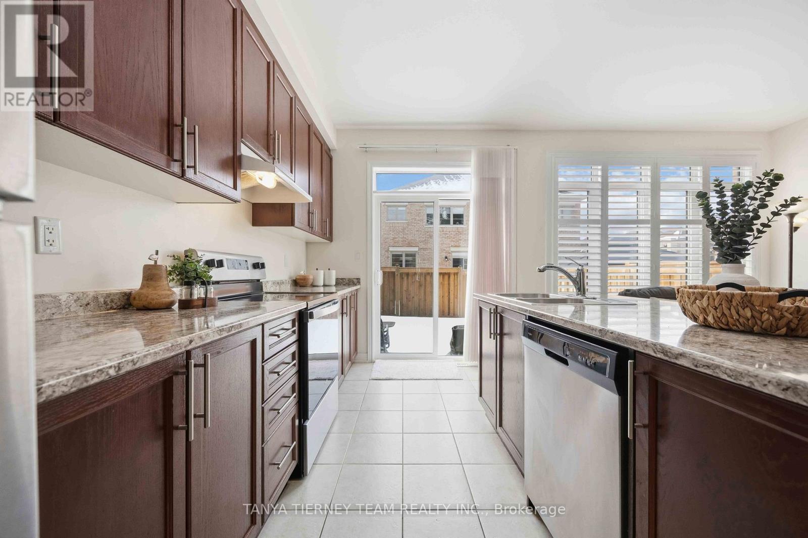 34 Mulgrave Street, Whitby, Ontario  L1P 0J9 - Photo 17 - E12816782