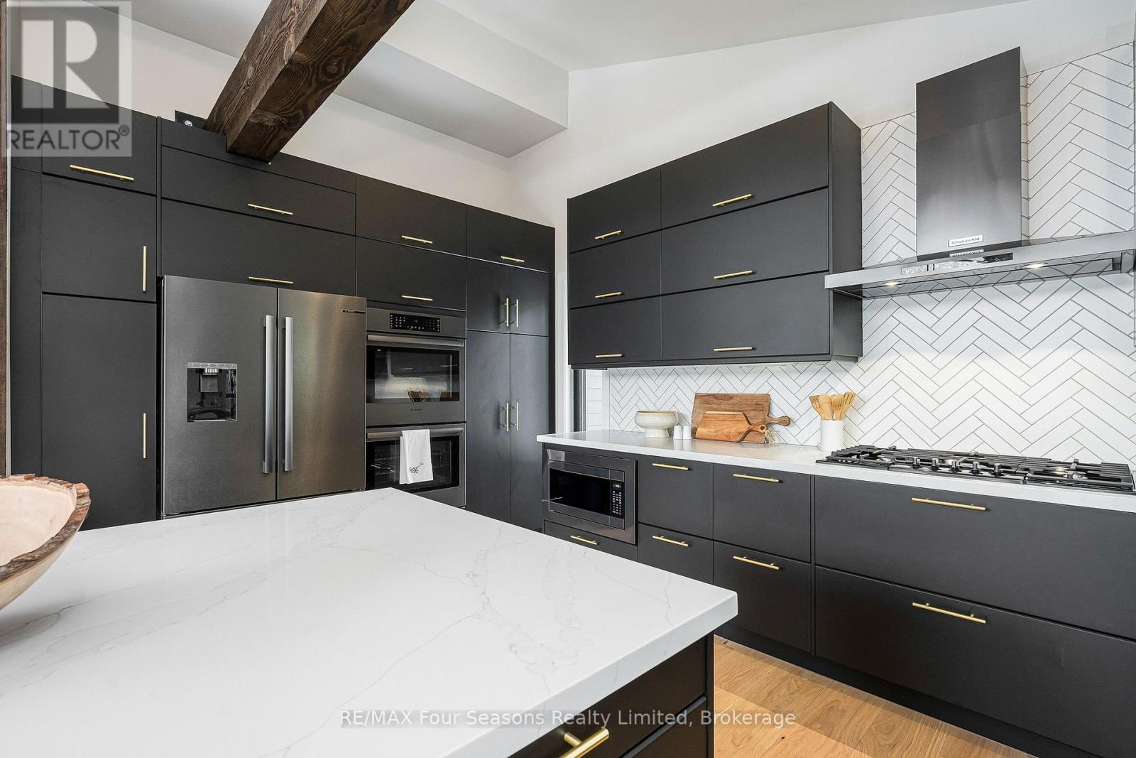 131 Chamonix Crescent, Blue Mountains, Ontario  L9Y 0S7 - Photo 20 - X12804762