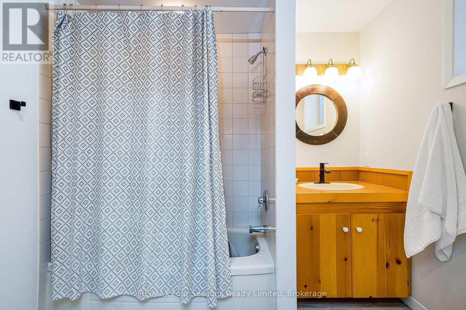 131 Chamonix Crescent, Blue Mountains, Ontario  L9Y 0S7 - Photo 36 - X12804762