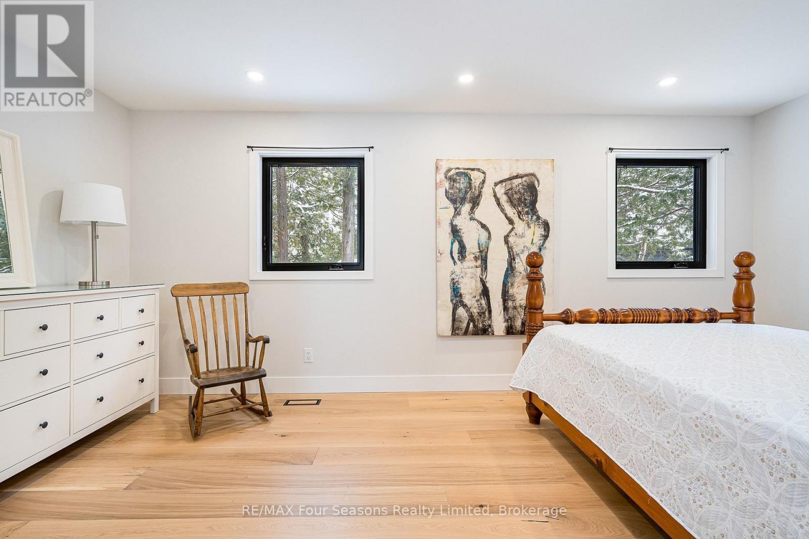 131 Chamonix Crescent, Blue Mountains, Ontario  L9Y 0S7 - Photo 7 - X12804762