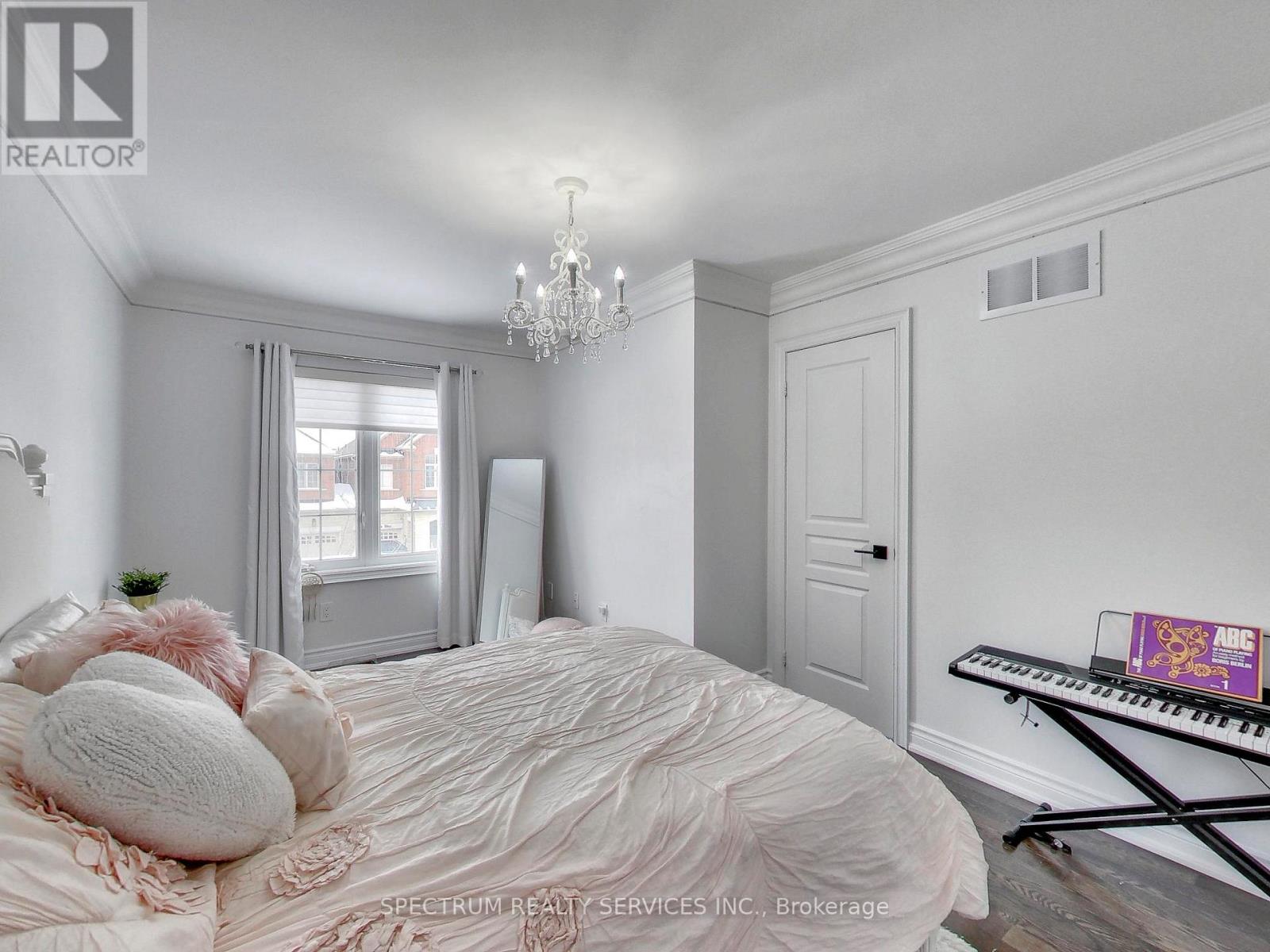 37 Alexie Way, Vaughan, Ontario  L4H 3B8 - Photo 19 - N12816700