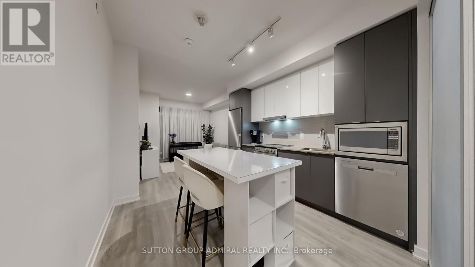 B-325 - 50 Upper Mall Way, Vaughan, Ontario  L4J 4P8 - Photo 7 - N12816726