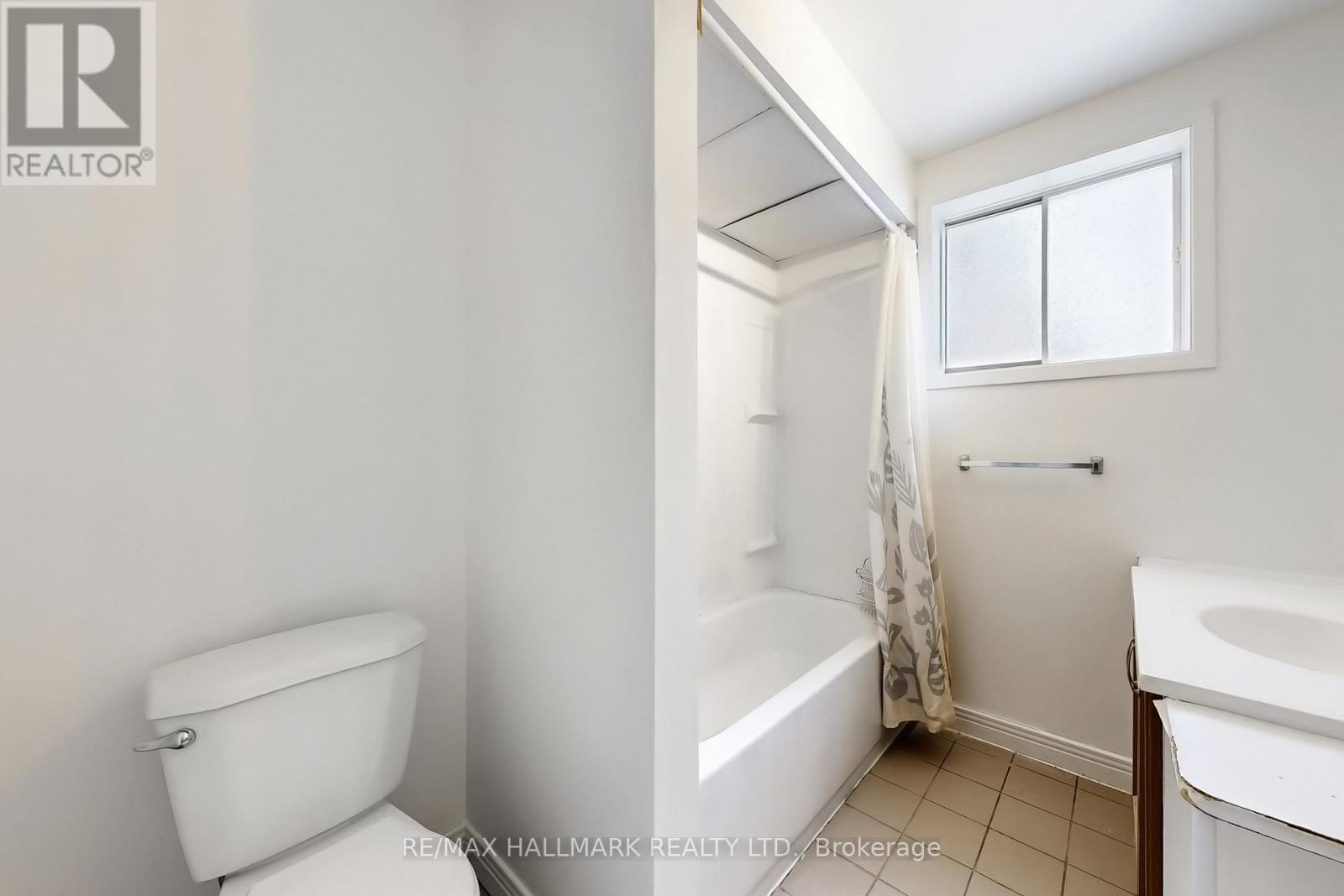 1022 Janette Street, Newmarket, Ontario  L3Y 3C5 - Photo 34 - N12816858