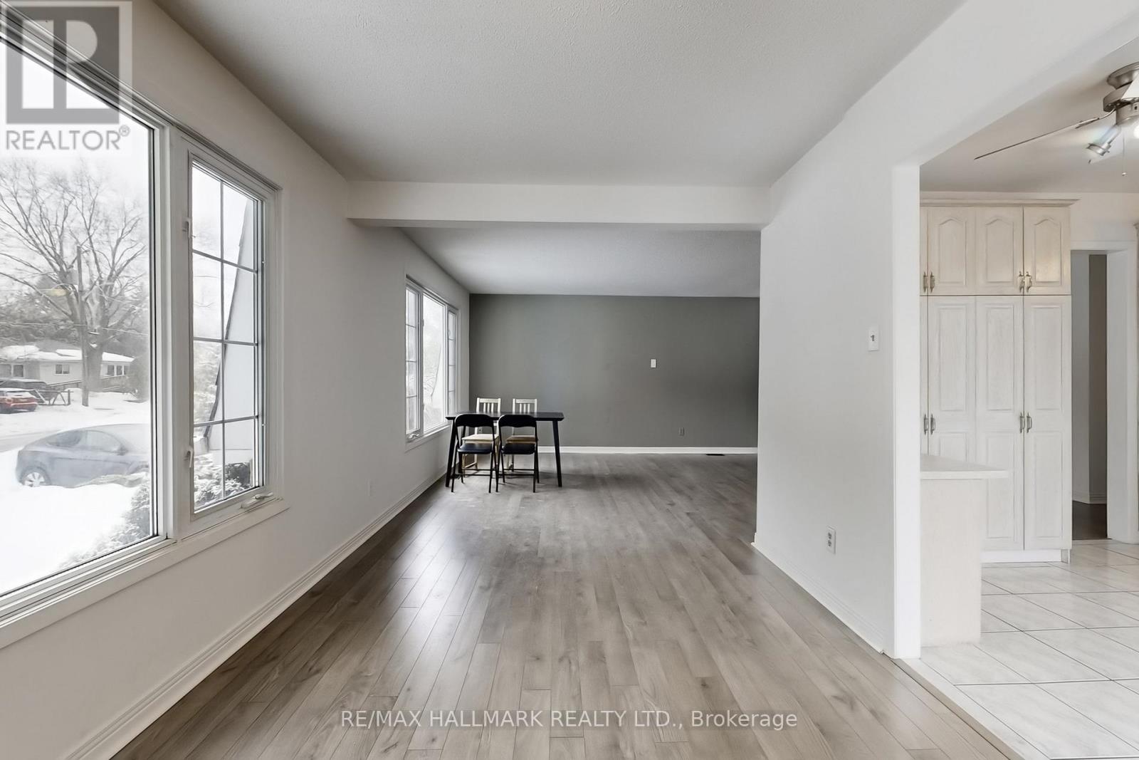 1022 Janette Street, Newmarket, Ontario  L3Y 3C5 - Photo 7 - N12816858