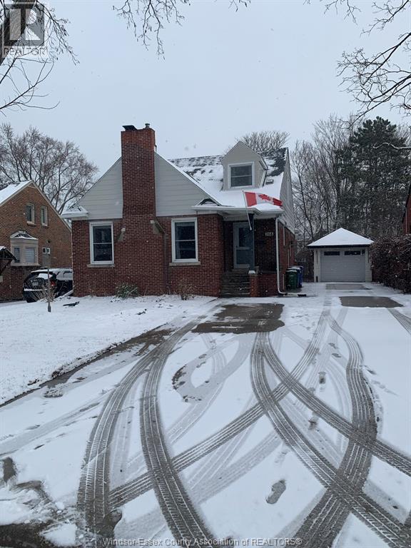 MLS# 26003770: 266 St. Louis AVENUE, Windsor, Canada