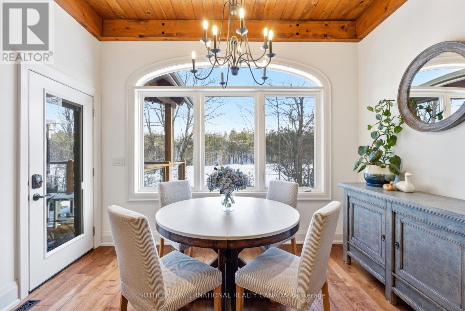 7 Ridgewood Court, Oro-Medonte (Horseshoe Valley), Ontario  L0L 2L0 - Photo 11 - S12816760