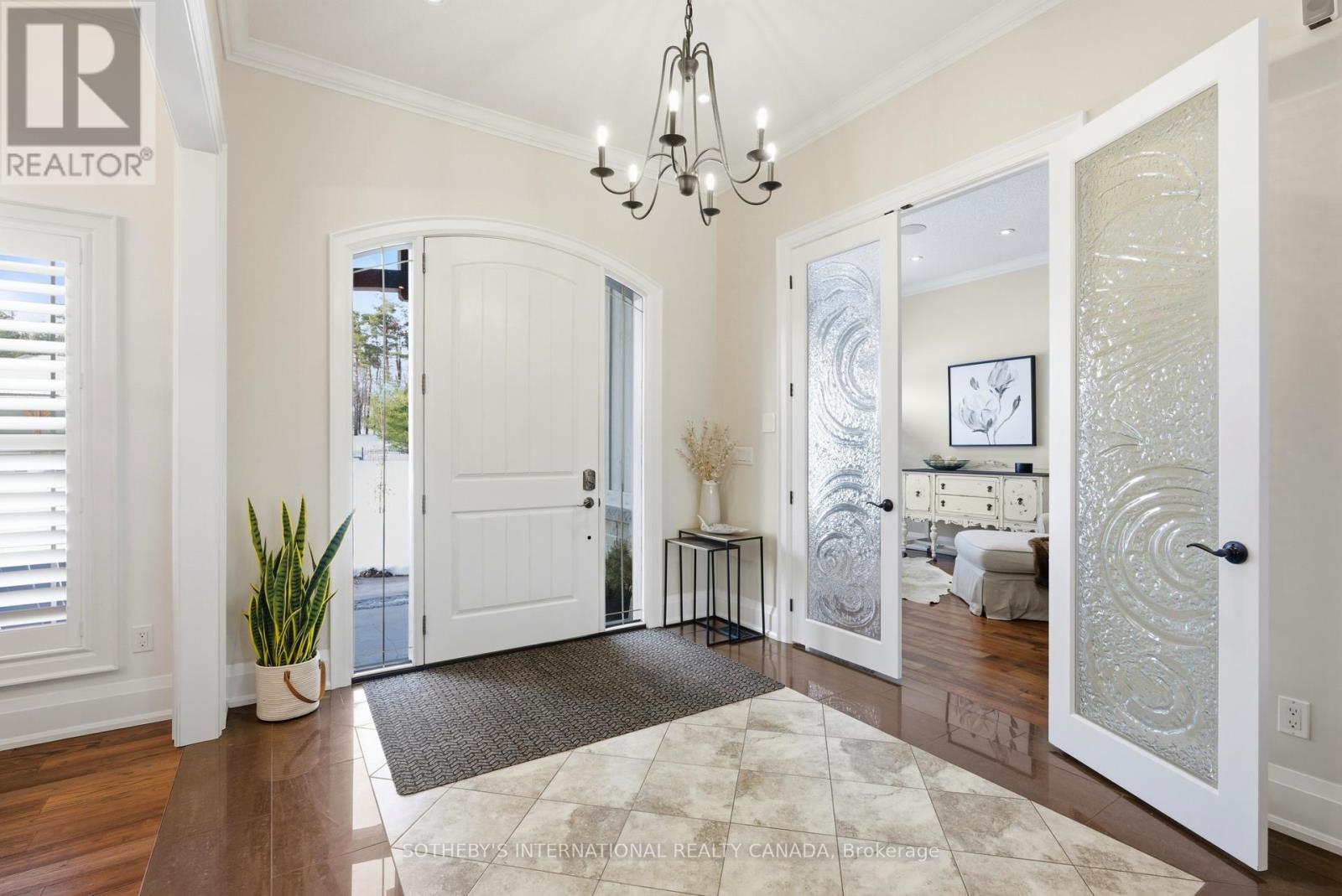 7 Ridgewood Court, Oro-Medonte (Horseshoe Valley), Ontario  L0L 2L0 - Photo 3 - S12816760