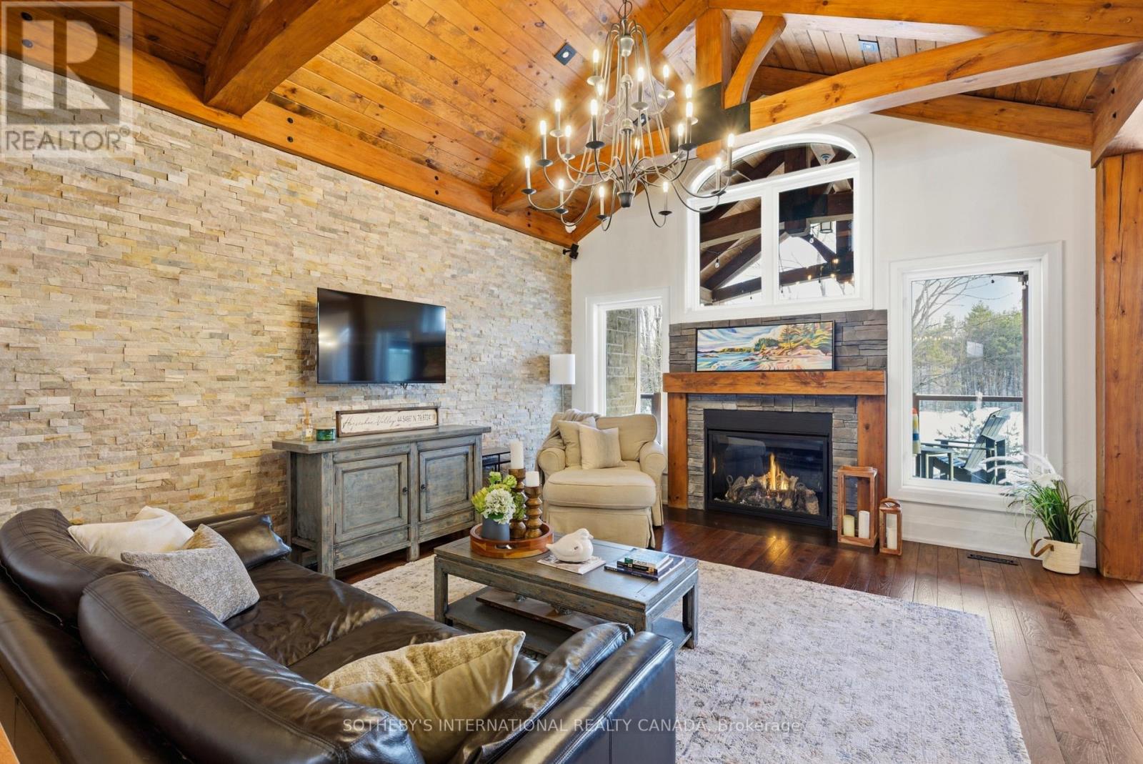 7 Ridgewood Court, Oro-Medonte (Horseshoe Valley), Ontario  L0L 2L0 - Photo 5 - S12816760