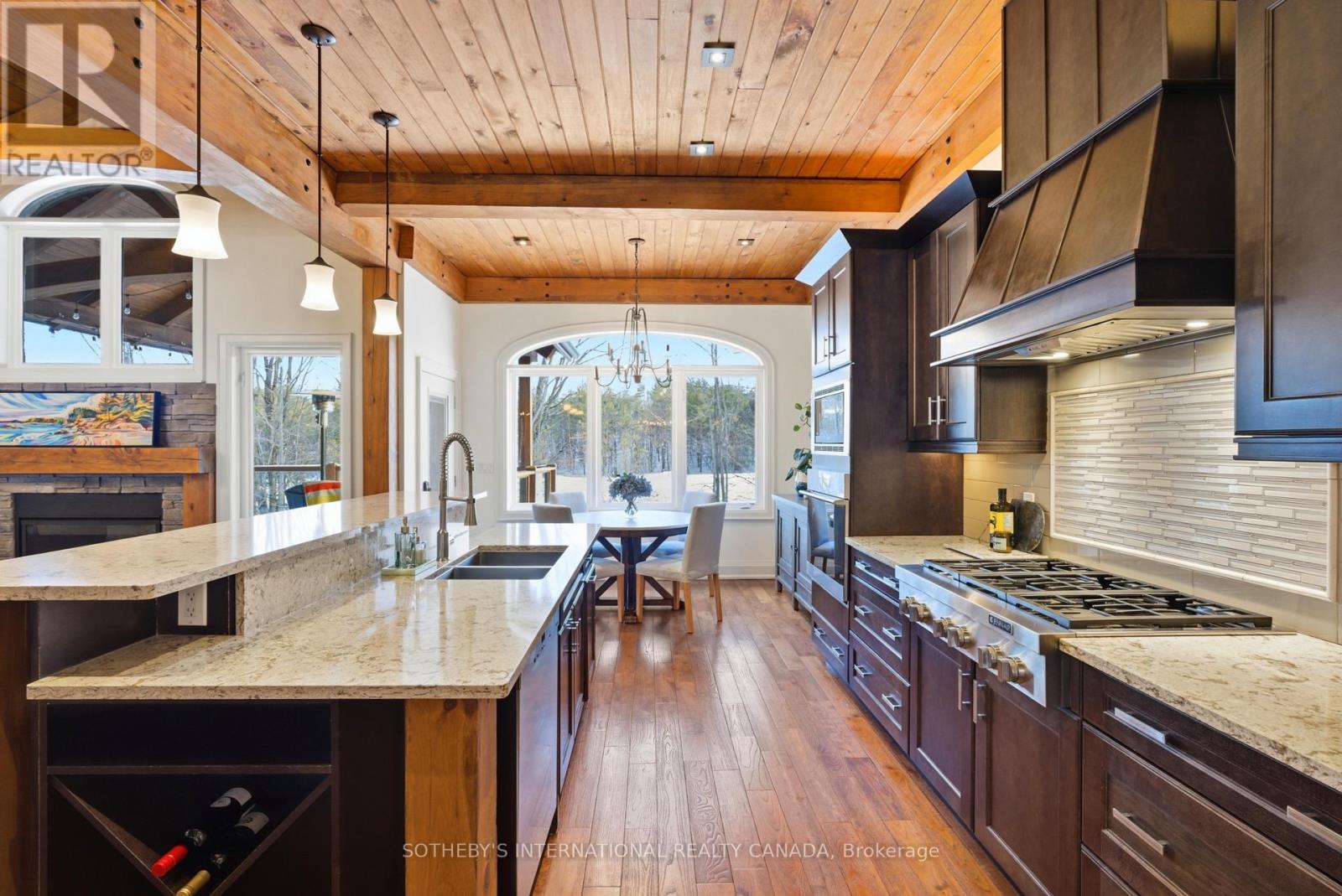 7 Ridgewood Court, Oro-Medonte (Horseshoe Valley), Ontario  L0L 2L0 - Photo 8 - S12816760