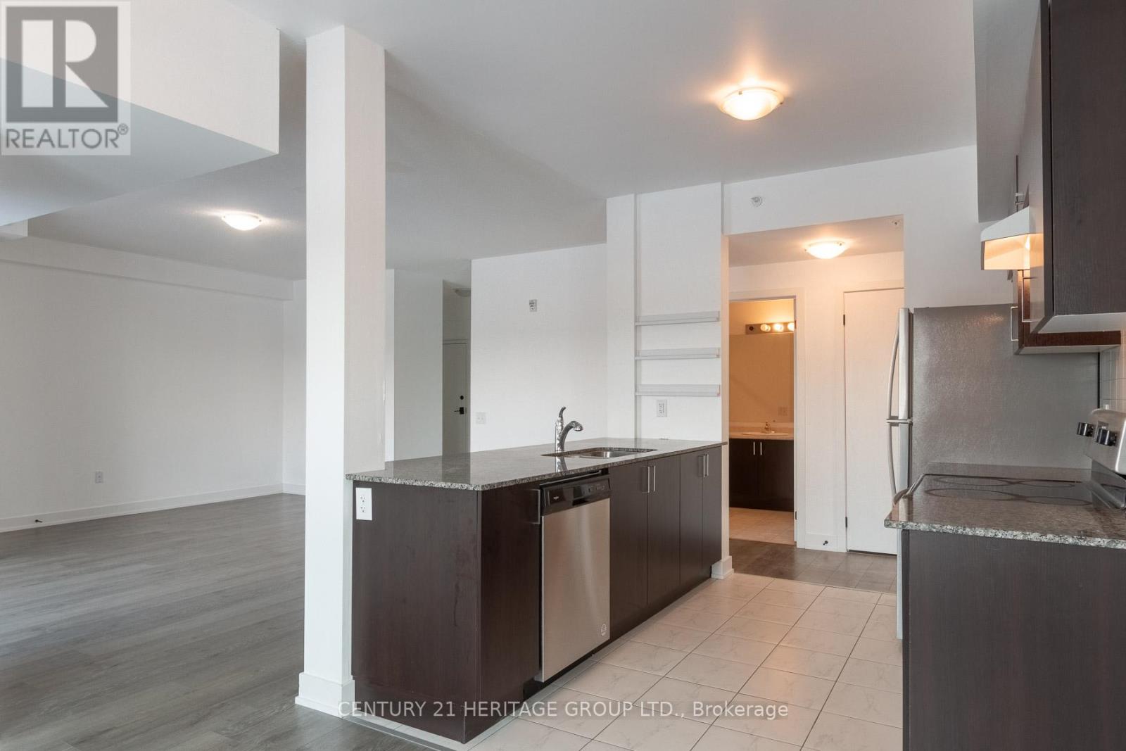 201 - 10 Culinary Lane, Barrie, Ontario L9J 0C2 - Photo 10 - S12816802