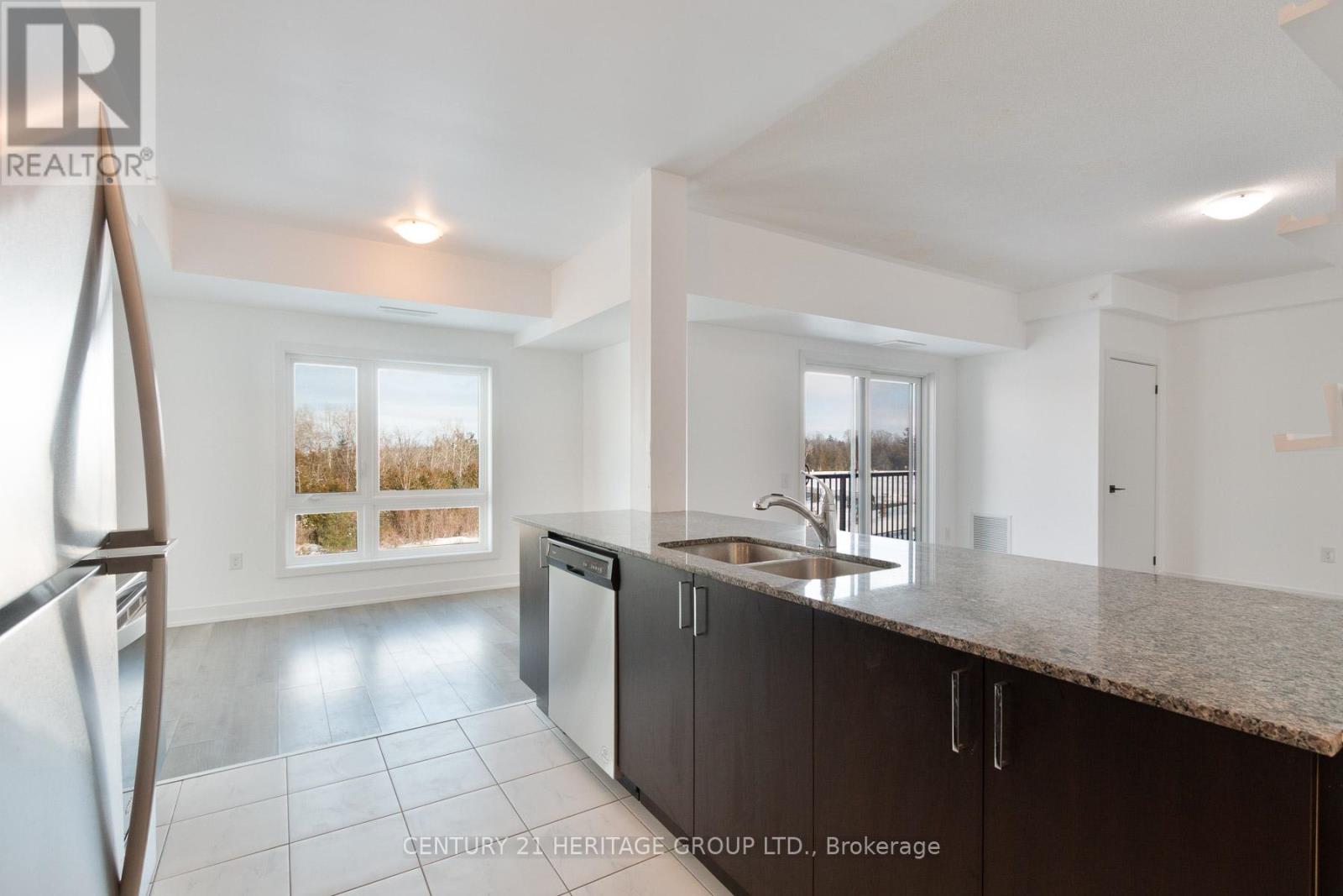 201 - 10 Culinary Lane, Barrie, Ontario L9J 0C2 - Photo 11 - S12816802