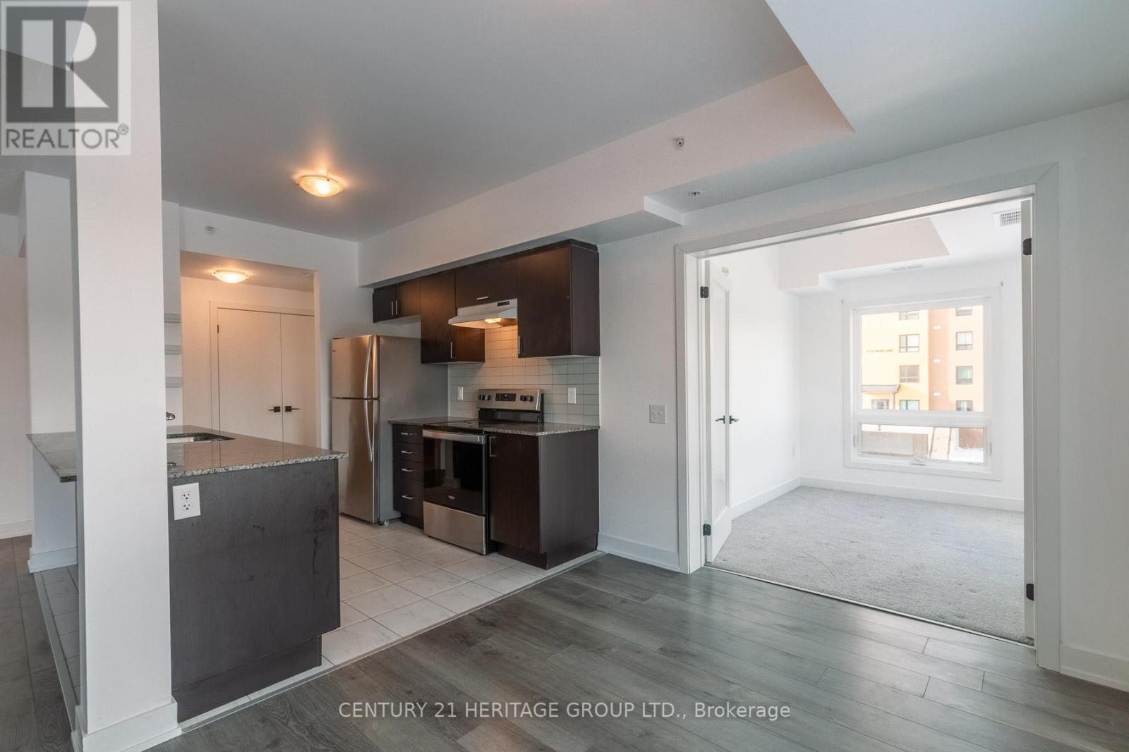 201 - 10 Culinary Lane, Barrie, Ontario L9J 0C2 - Photo 12 - S12816802