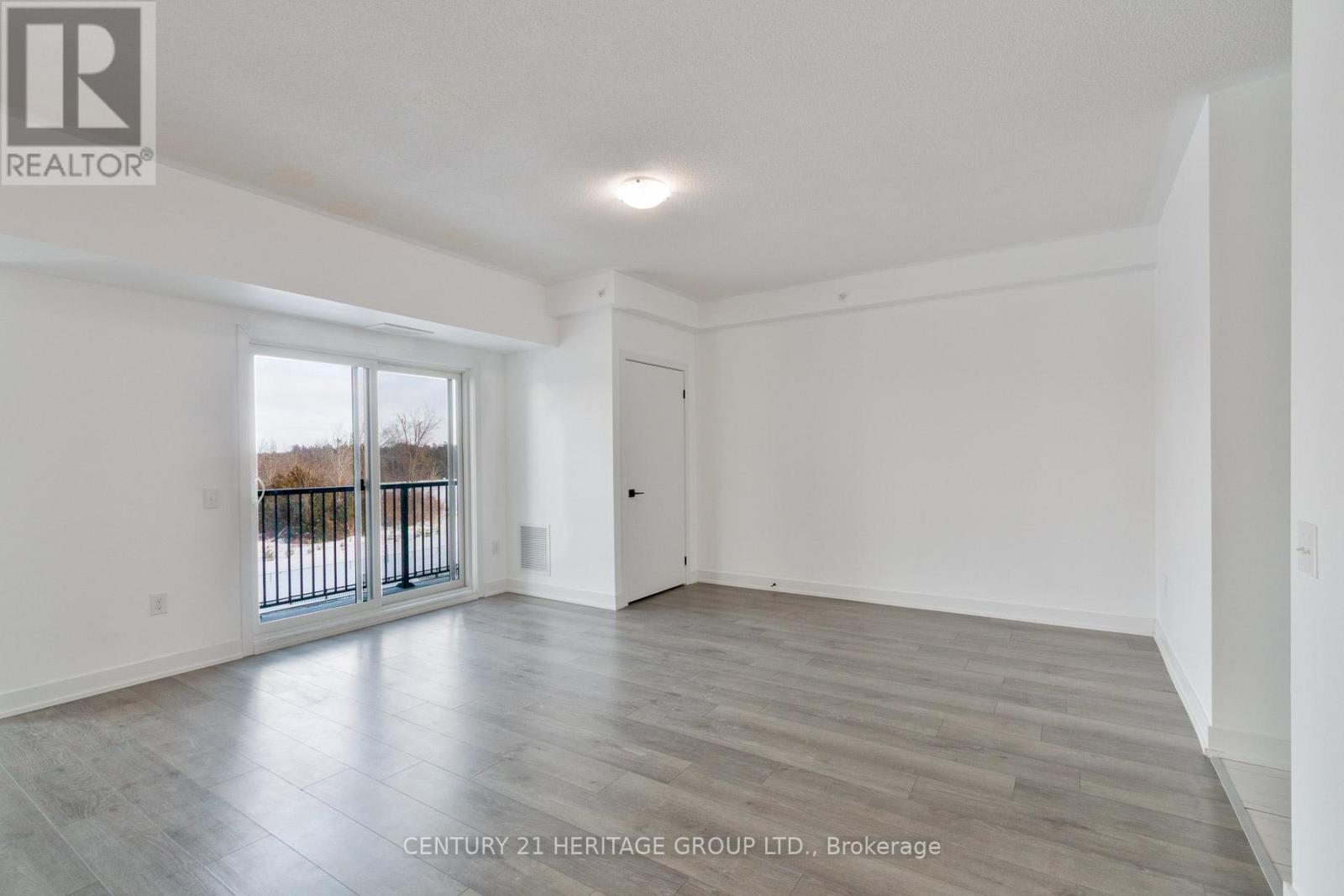 201 - 10 Culinary Lane, Barrie, Ontario L9J 0C2 - Photo 4 - S12816802