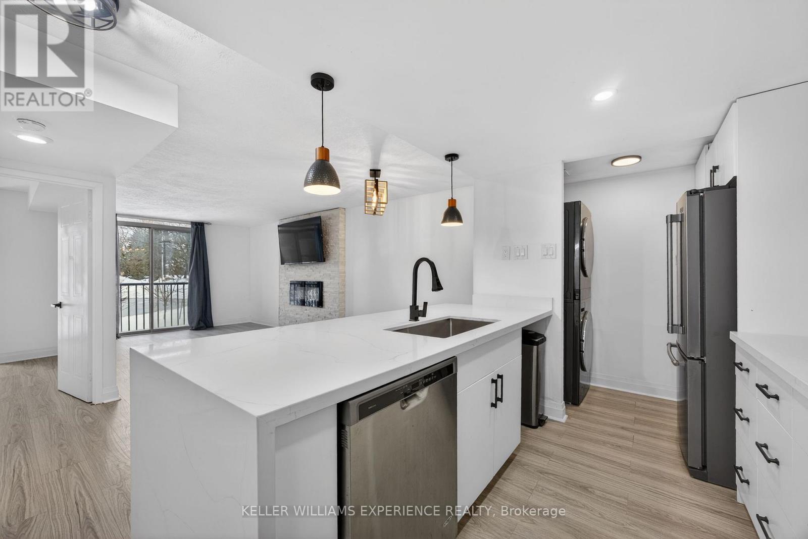 104 - 75 Ellen Street, Barrie, Ontario  L4N 7R6 - Photo 4 - S12816838