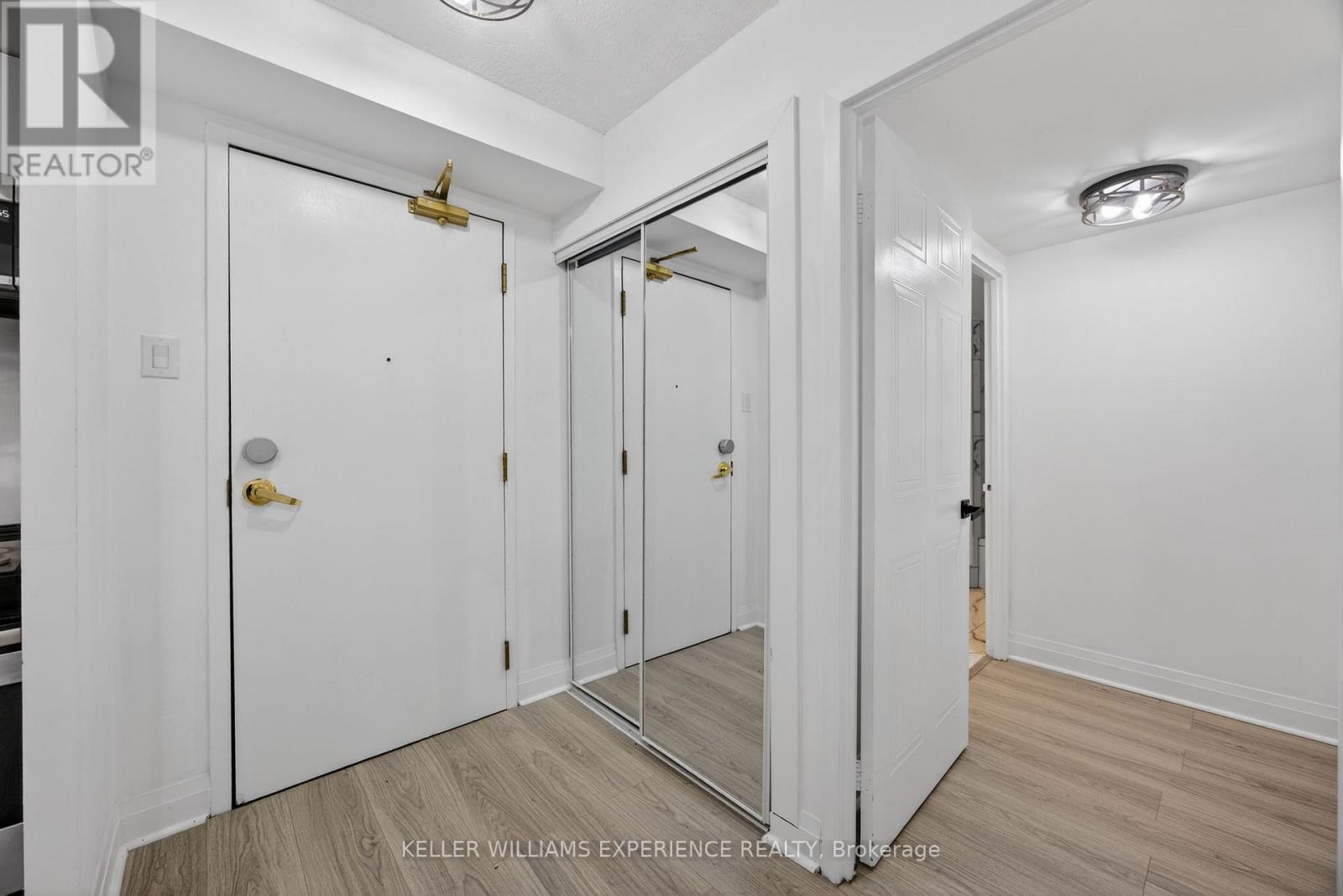 104 - 75 Ellen Street, Barrie, Ontario  L4N 7R6 - Photo 5 - S12816838