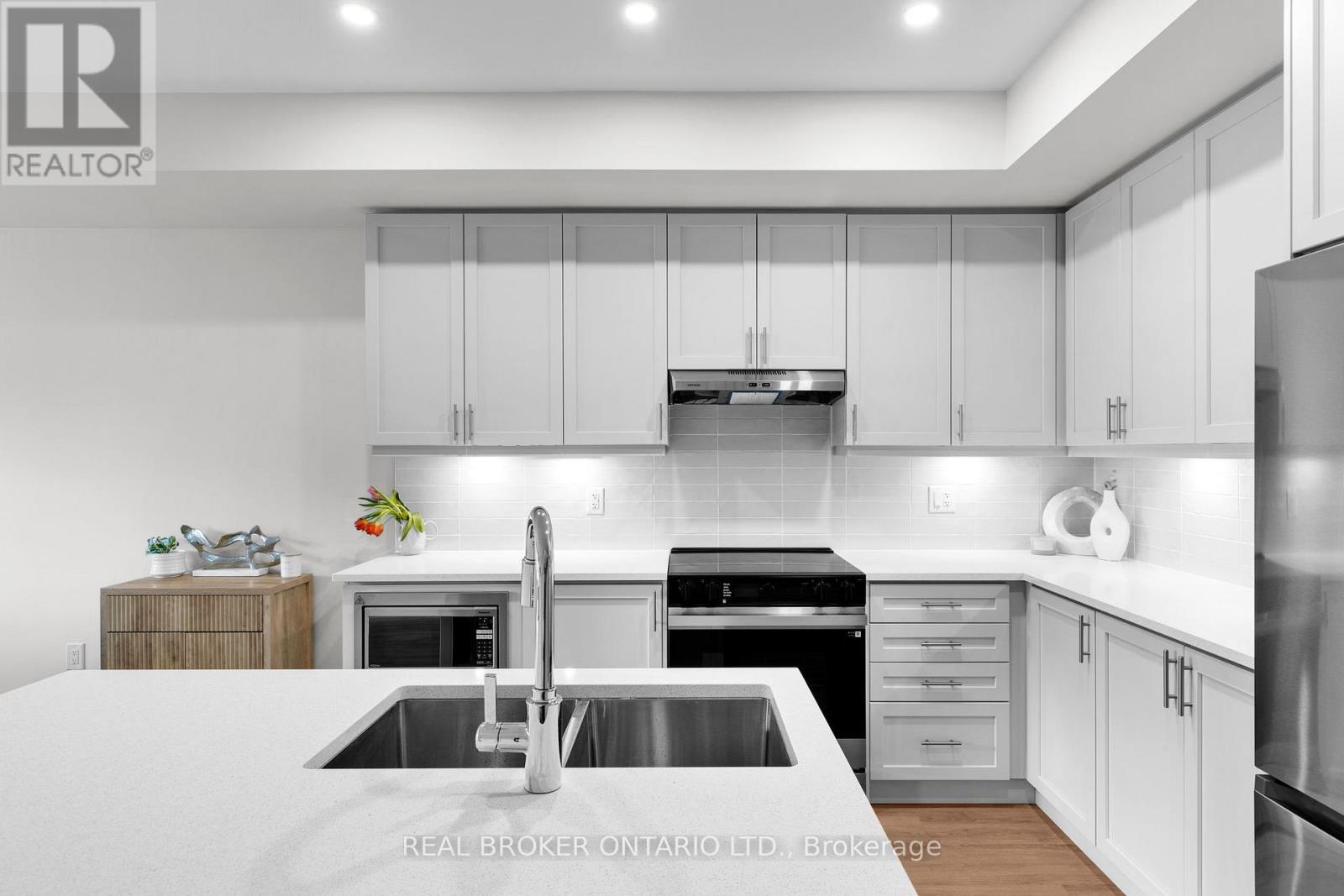 96 Sunshine Lane, Orillia, Ontario  L3V 7L8 - Photo 14 - S12816882