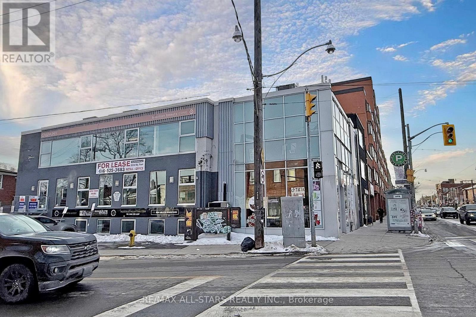 300 - 1269 DUNDAS STREET W, Toronto, Ontario