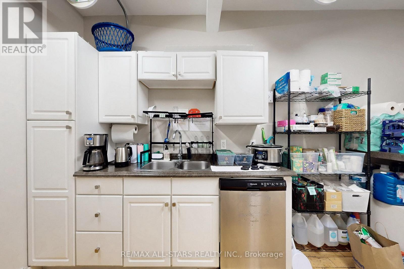 300 - 1269 Dundas Street W, Toronto, Ontario  M6J 1H1 - Photo 12 - C12815198