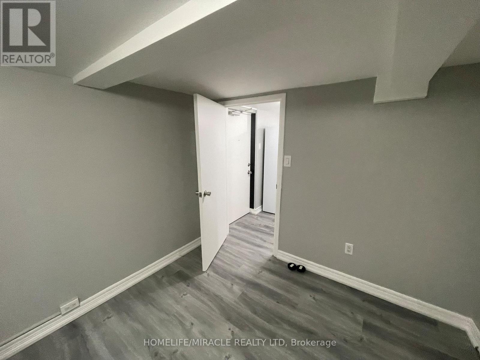 7 - 78 Fifth Street S, Toronto, Ontario  M8V 2Z3 - Photo 10 - W12804376