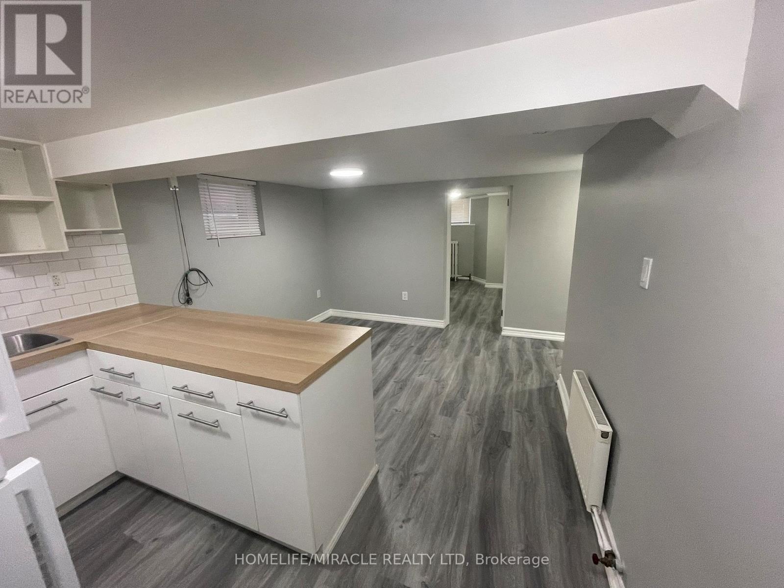 7 - 78 Fifth Street S, Toronto, Ontario  M8V 2Z3 - Photo 5 - W12804376