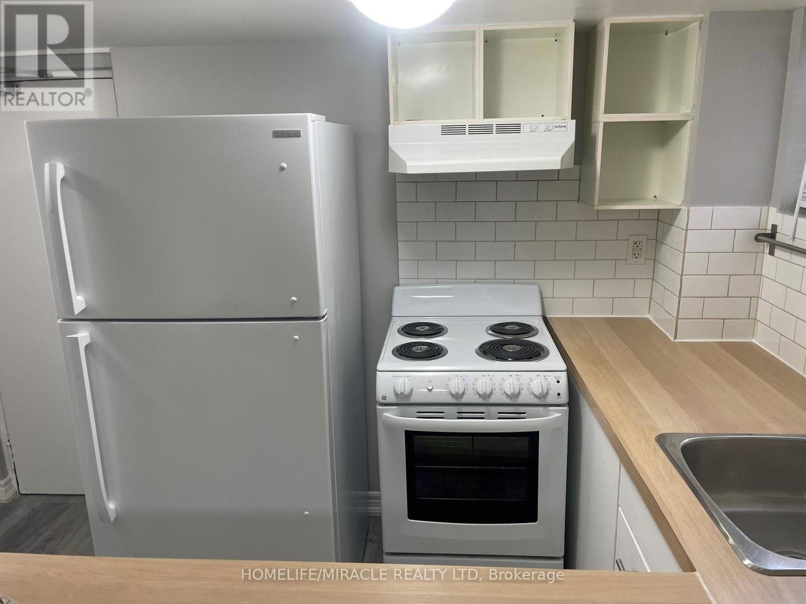 7 - 78 Fifth Street S, Toronto, Ontario  M8V 2Z3 - Photo 6 - W12804376