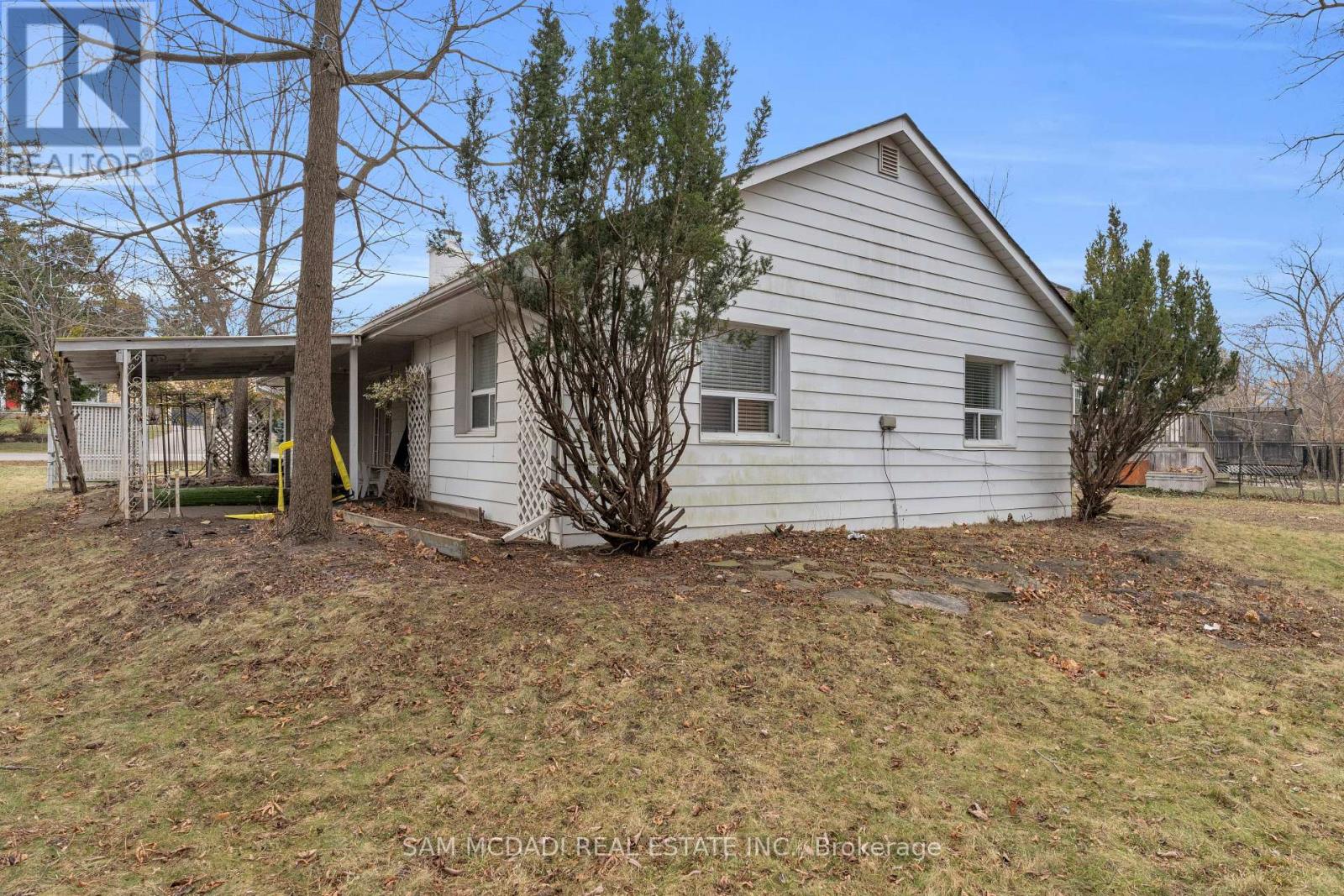 1235 Old River Road, Mississauga, Ontario  L5G 3G2 - Photo 18 - W12816694