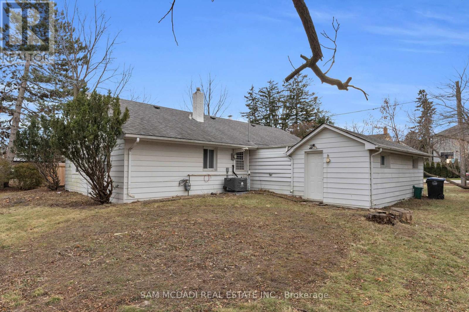 1235 Old River Road, Mississauga, Ontario  L5G 3G2 - Photo 19 - W12816694