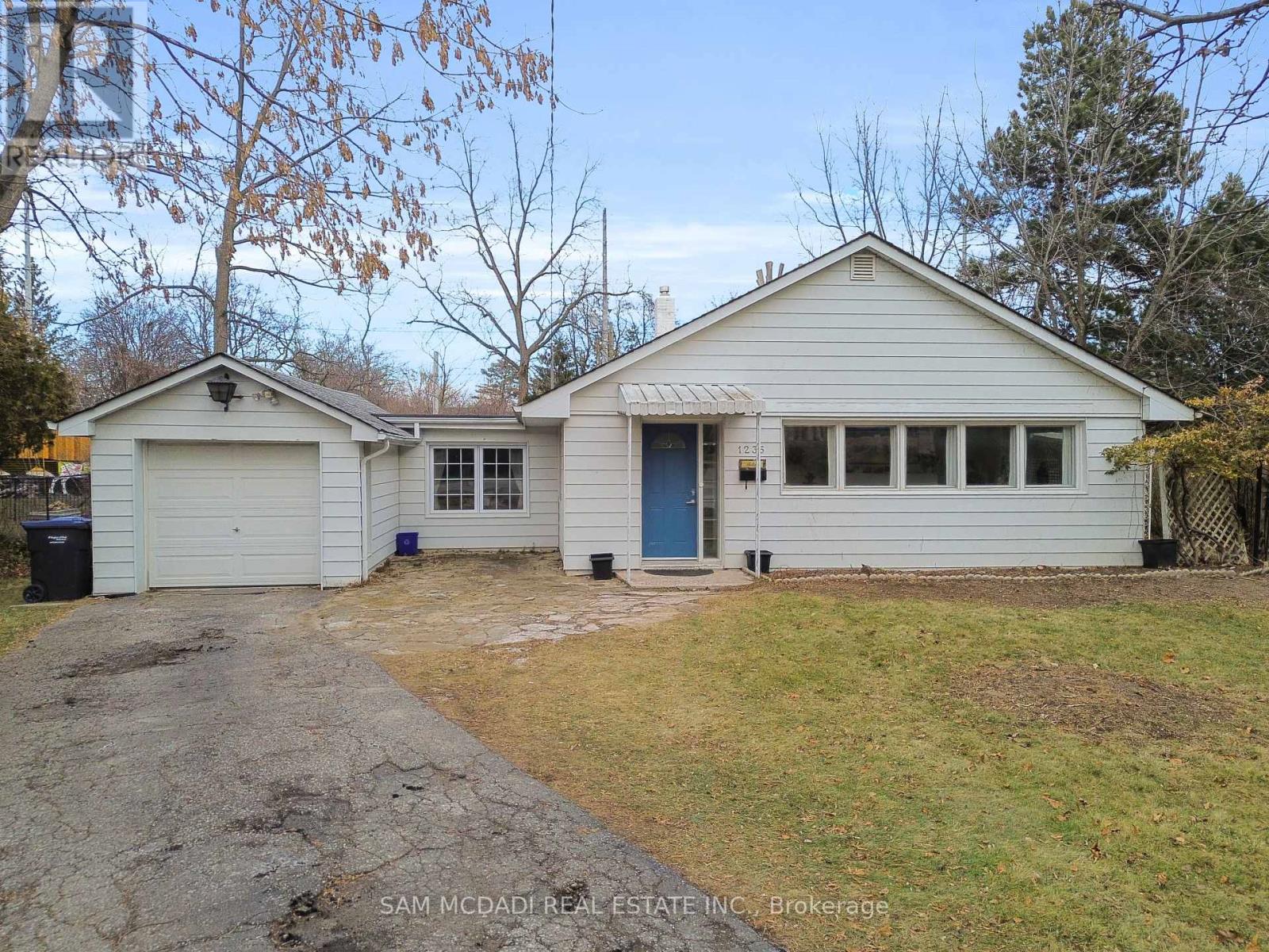 1235 Old River Road, Mississauga, Ontario  L5G 3G2 - Photo 20 - W12816694