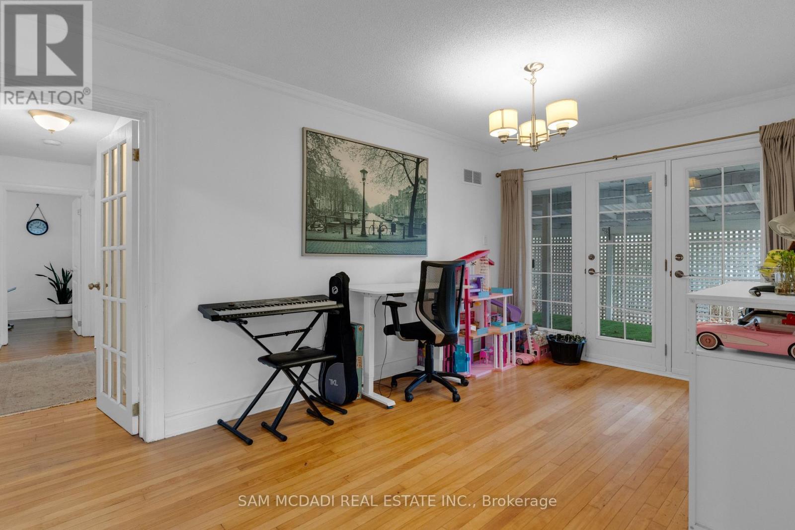 1235 Old River Road, Mississauga, Ontario  L5G 3G2 - Photo 8 - W12816694