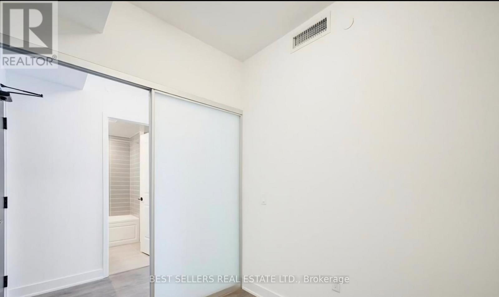 612 - 2333 Khalsa Gate, Oakville, Ontario  L6M 0X7 - Photo 5 - W12816710