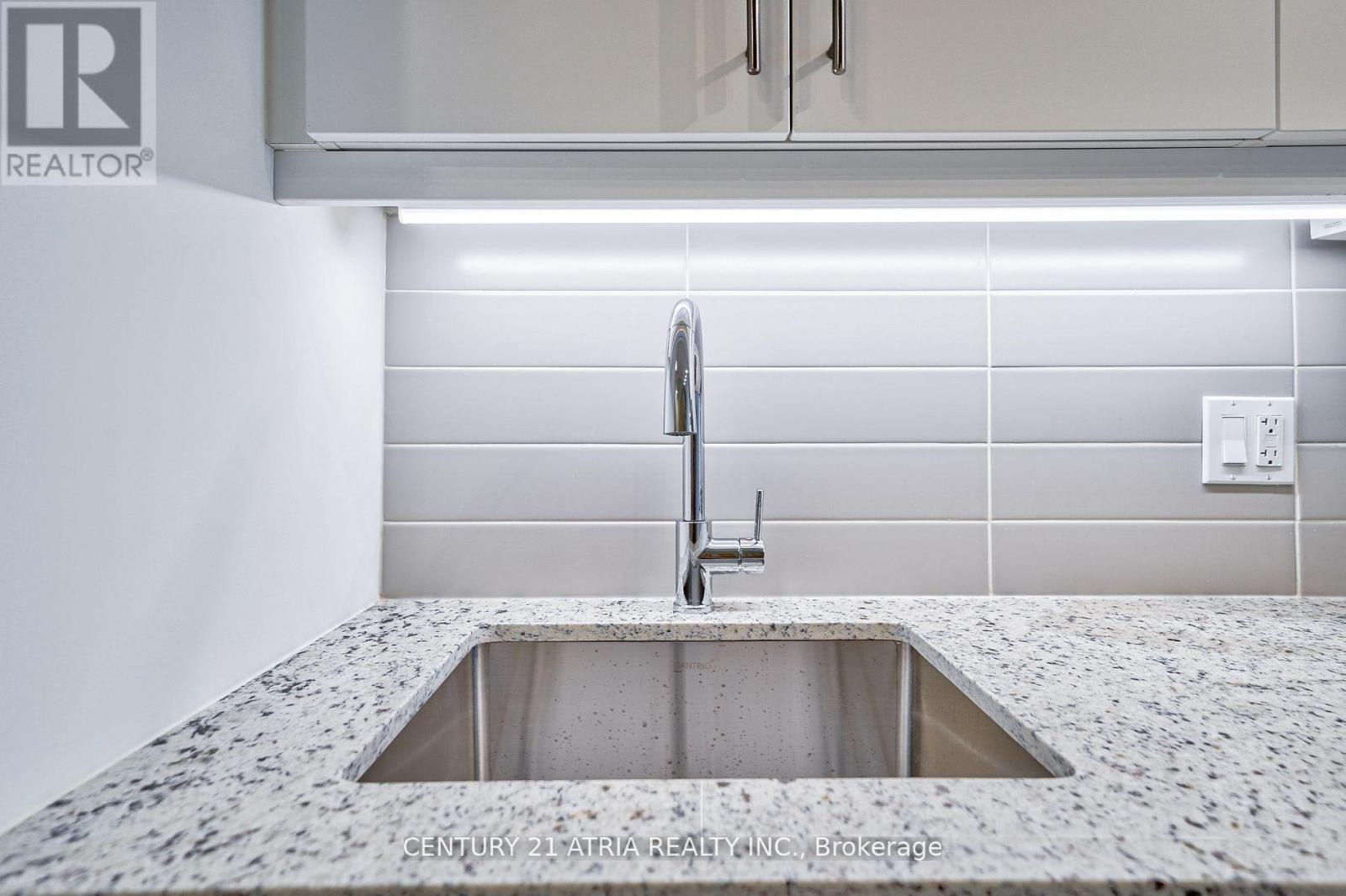 101 - 335 Wheat Boom Drive, Oakville, Ontario  L6H 7Y1 - Photo 11 - W12816732