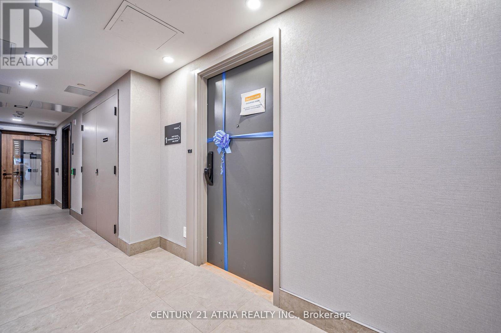 101 - 335 Wheat Boom Drive, Oakville, Ontario  L6H 7Y1 - Photo 4 - W12816732