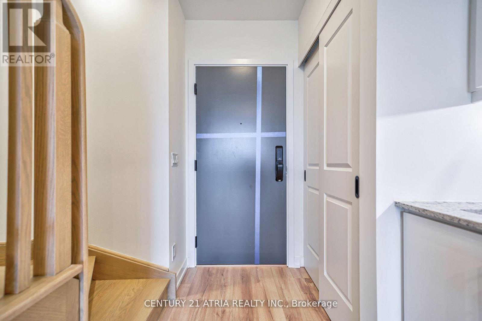 101 - 335 Wheat Boom Drive, Oakville, Ontario  L6H 7Y1 - Photo 6 - W12816732