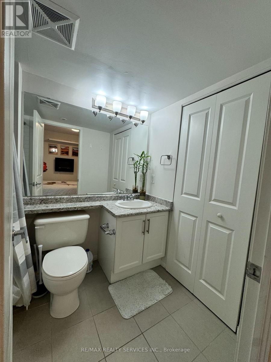 94 - 9 Windermere Avenue, Toronto, Ontario  M6S 5A4 - Photo 10 - W12816740