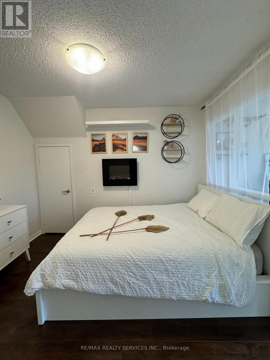 94 - 9 Windermere Avenue, Toronto, Ontario  M6S 5A4 - Photo 14 - W12816740