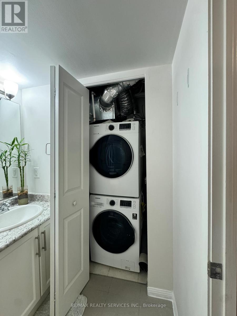 94 - 9 Windermere Avenue, Toronto, Ontario  M6S 5A4 - Photo 8 - W12816740