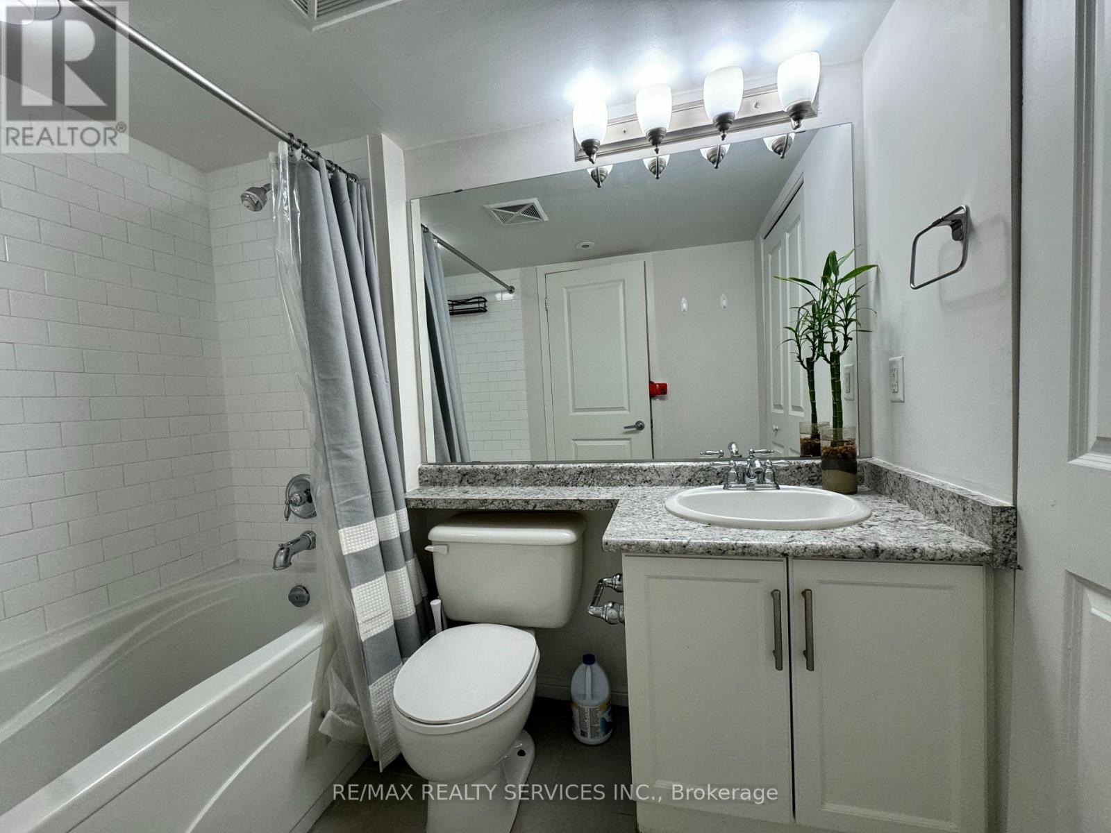 94 - 9 Windermere Avenue, Toronto, Ontario  M6S 5A4 - Photo 9 - W12816740