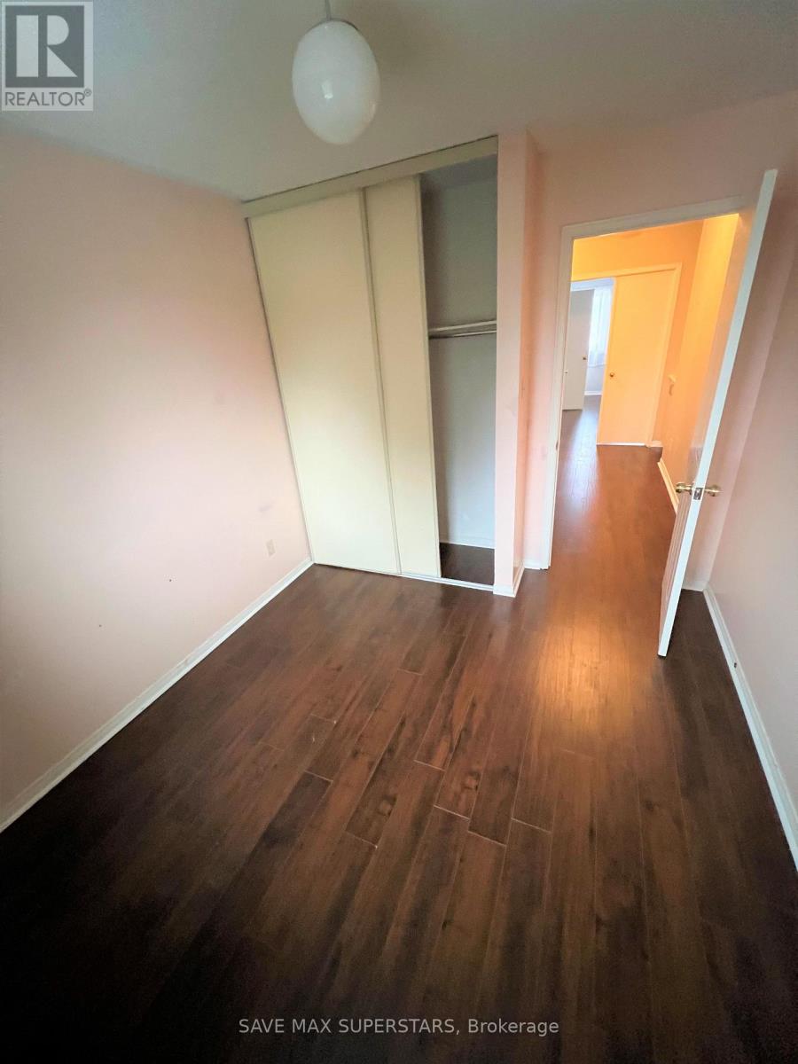 75 - 1484 Torrington Drive, Mississauga, Ontario  L5V 1Y2 - Photo 2 - W12816808