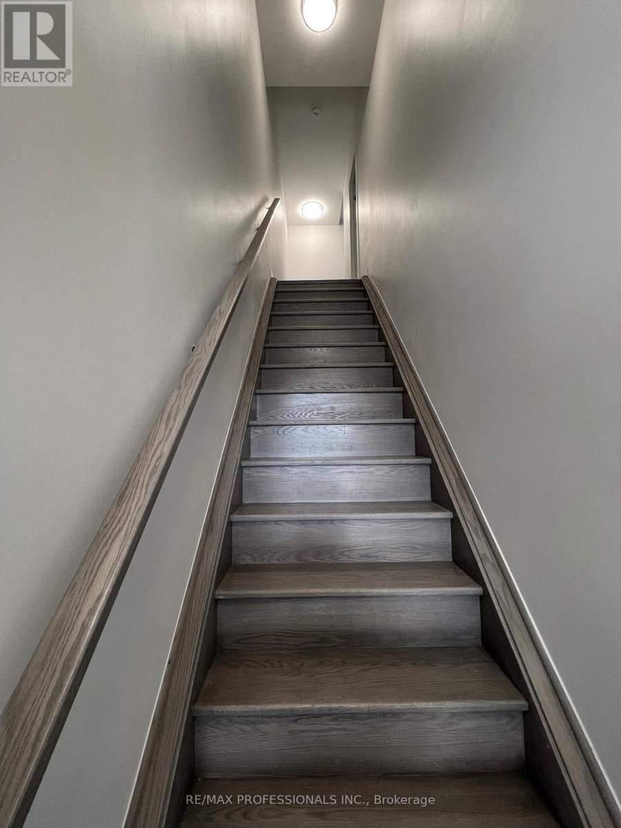 121 - 62 Dixfield Drive, Toronto, Ontario  M9C 3W1 - Photo 2 - W12816828