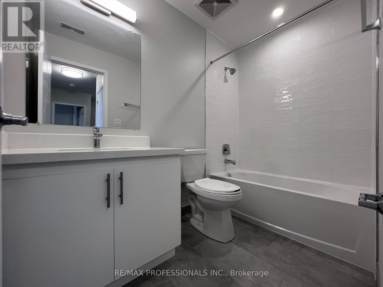 121 - 62 Dixfield Drive, Toronto, Ontario  M9C 3W1 - Photo 21 - W12816828