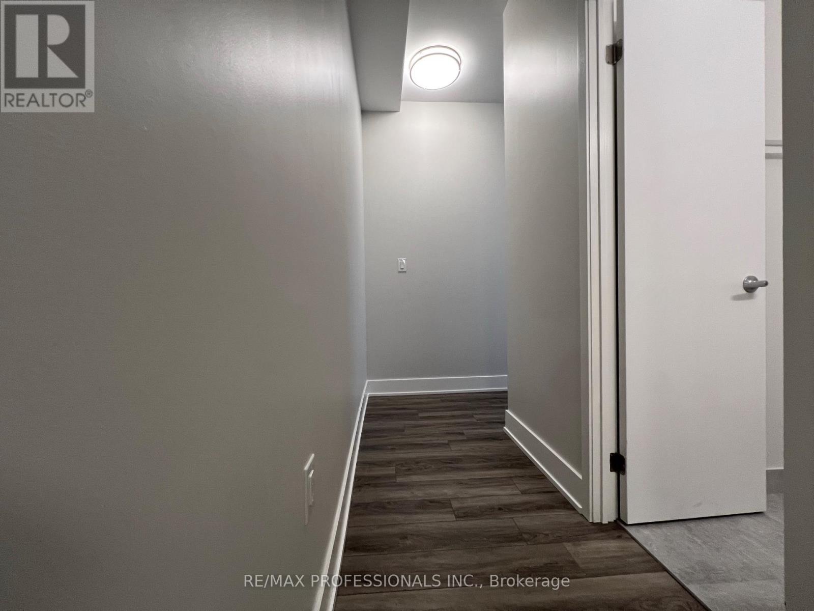 121 - 62 Dixfield Drive, Toronto, Ontario  M9C 3W1 - Photo 3 - W12816828