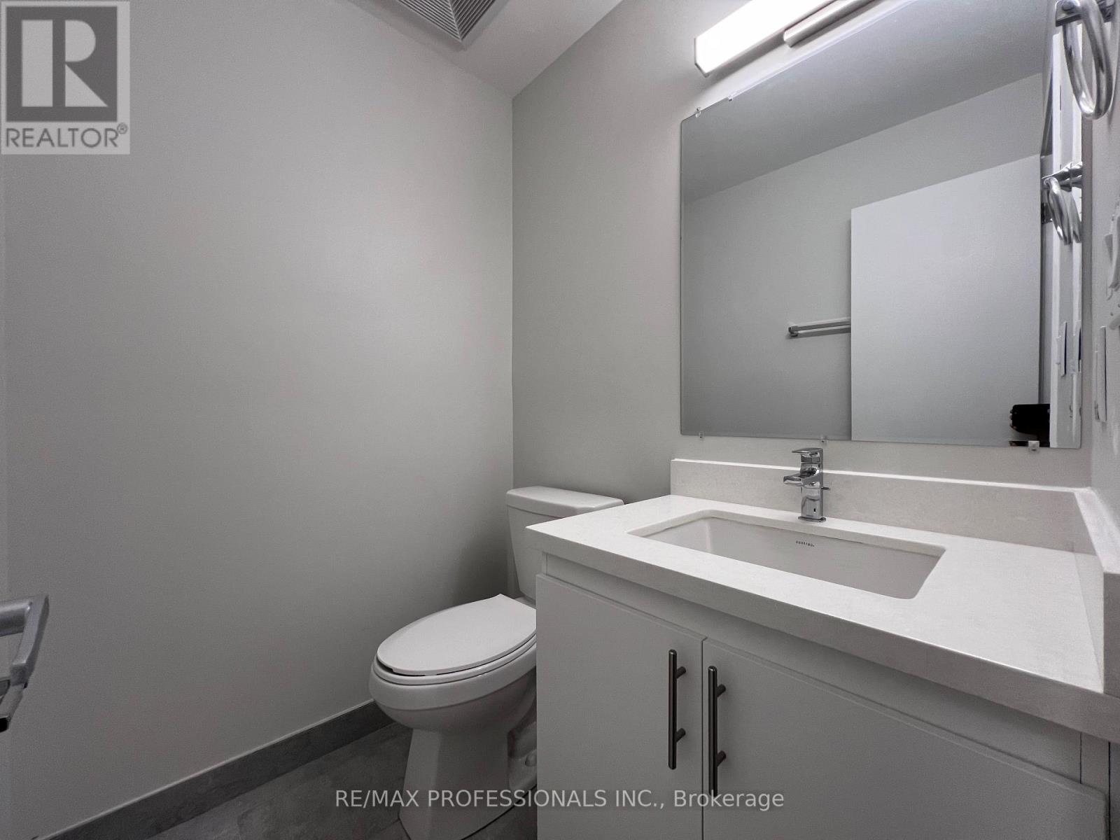 121 - 62 Dixfield Drive, Toronto, Ontario  M9C 3W1 - Photo 4 - W12816828