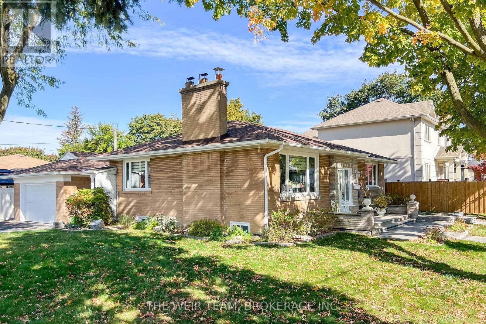 146 Queenslea Avenue, Toronto, Ontario  M9N 2L2 - Photo 2 - W12816878