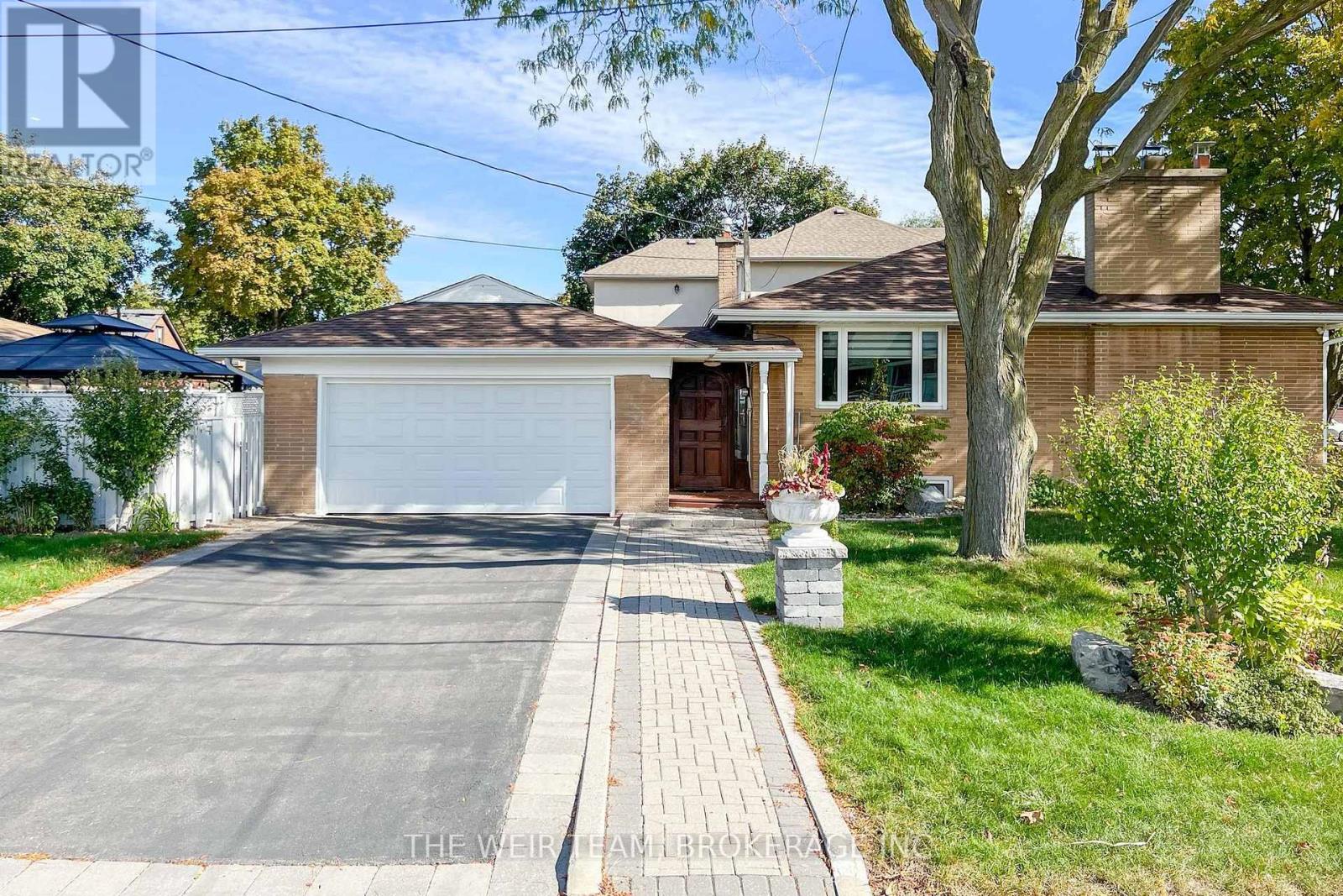 146 Queenslea Avenue, Toronto, Ontario  M9N 2L2 - Photo 3 - W12816878