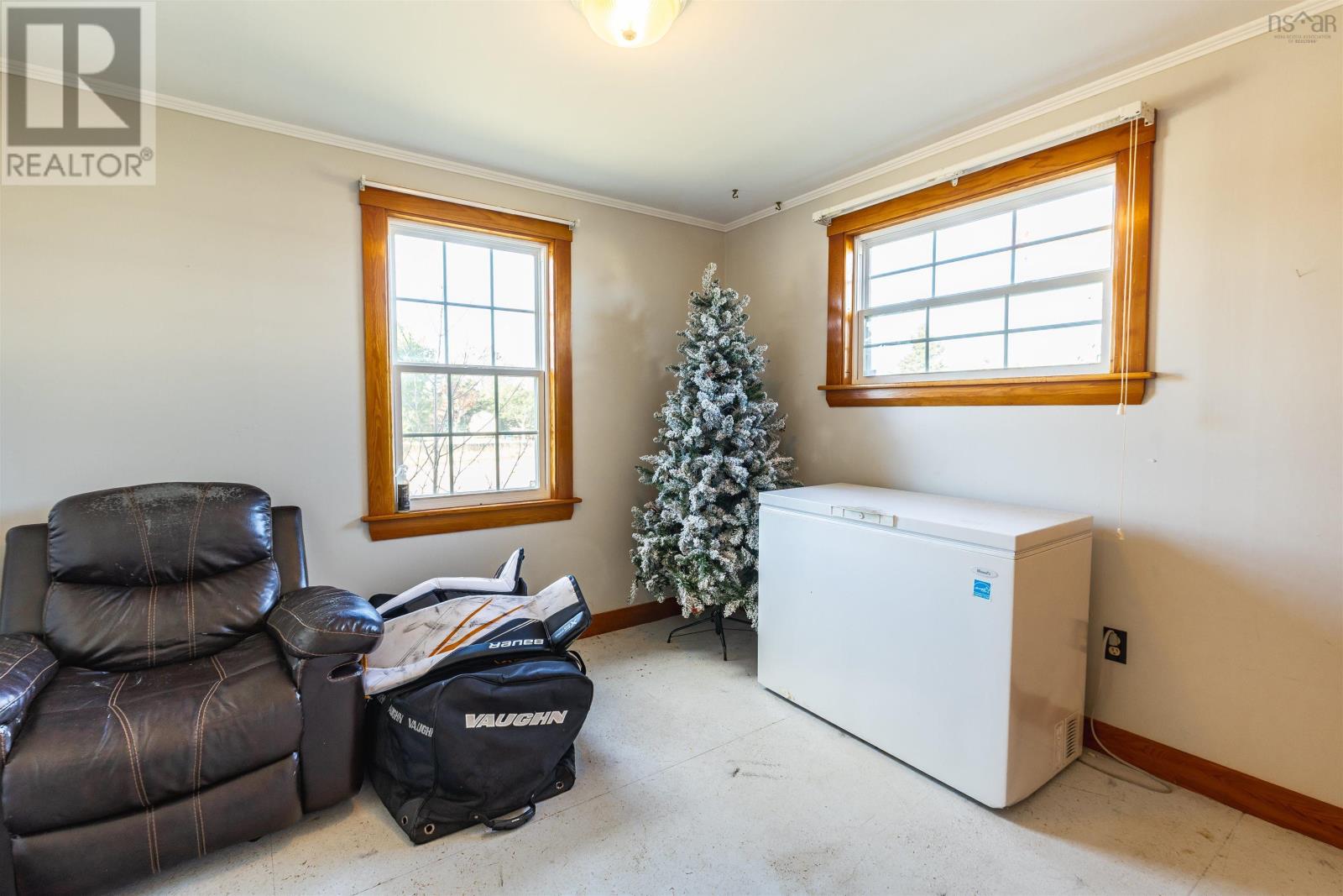 41 School Street, Lower West Pubnico, Nova Scotia  B0W 2C0 - Photo 14 - 202525668